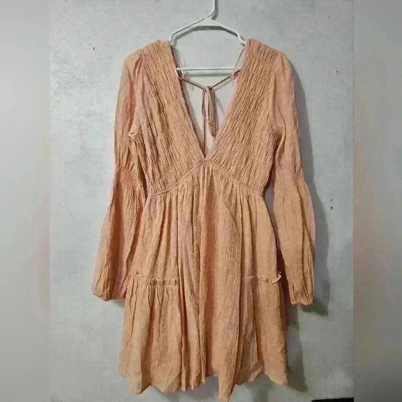 NWT! Low cut open back le lis mini dress! - Picture 1 of 4